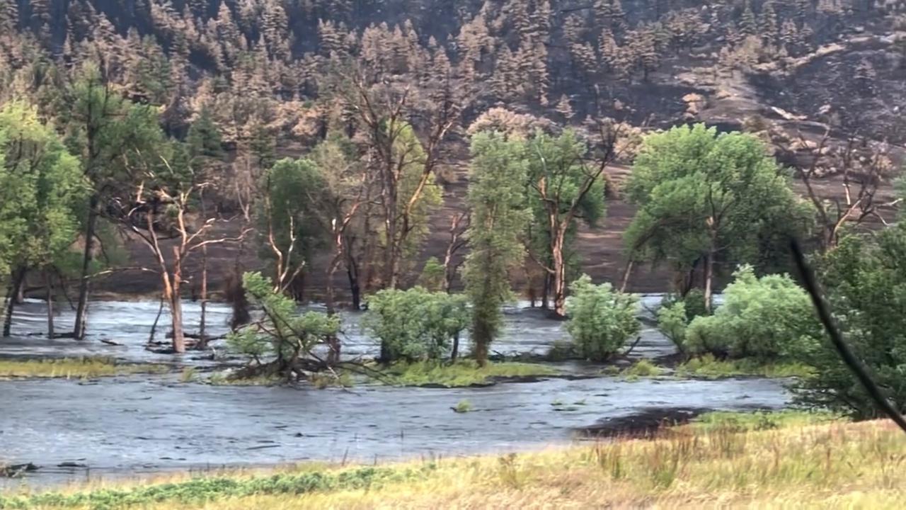 Video thumbnail for US: Flash flooding prompts debris flows near Colorado wildfire zone.