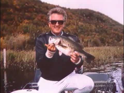 Video thumbnail for Credit River Giant Salmon | Fish'n Canada