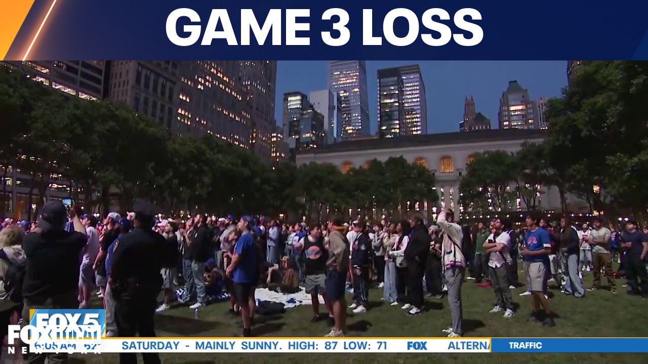 Video thumbnail for Knicks Game 3: Postgame presser; Trump booed; fans react