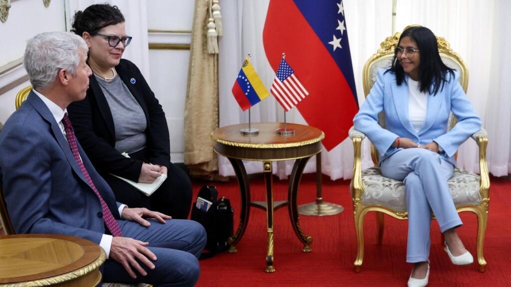 Video thumbnail for Chevron, Eni commit to expand oil projects in Venezuela under US eye