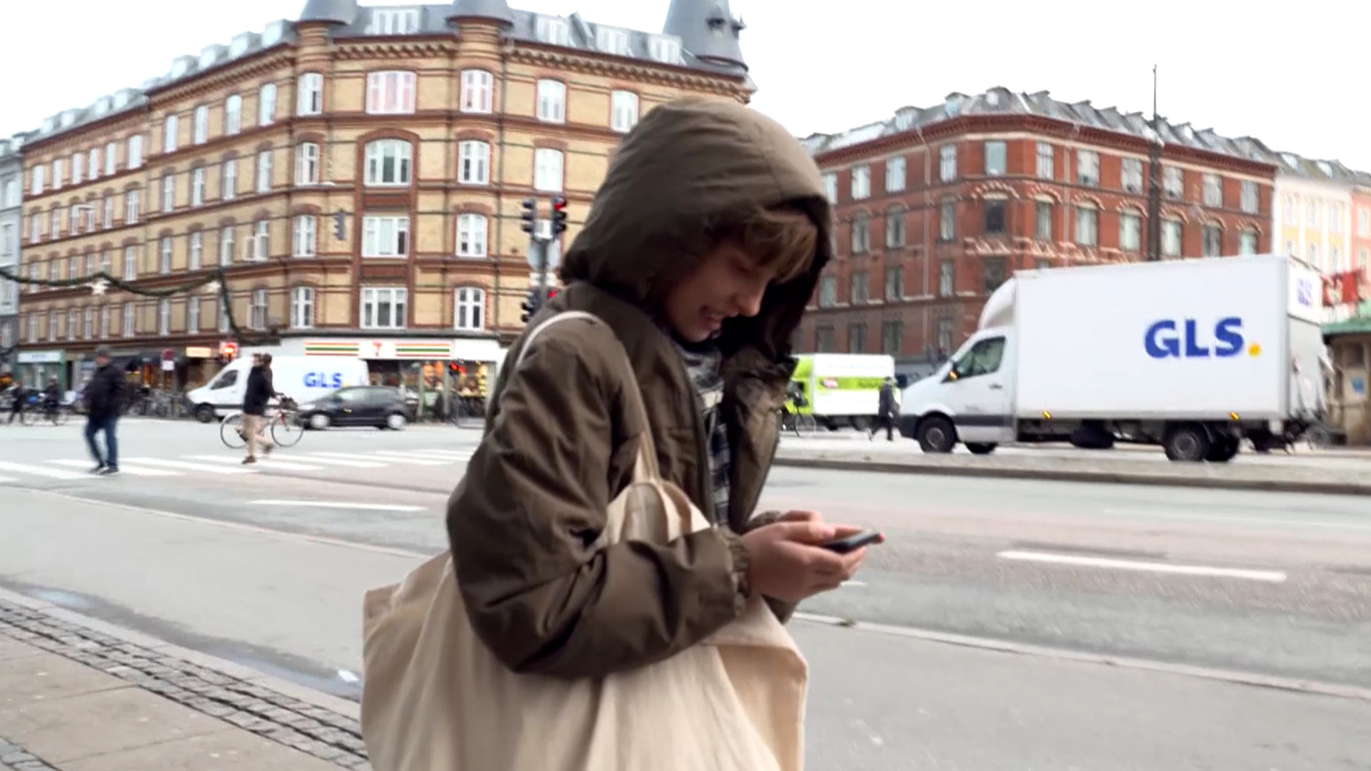 Video thumbnail for Denmark plans to ban access to social media for anyone under 15