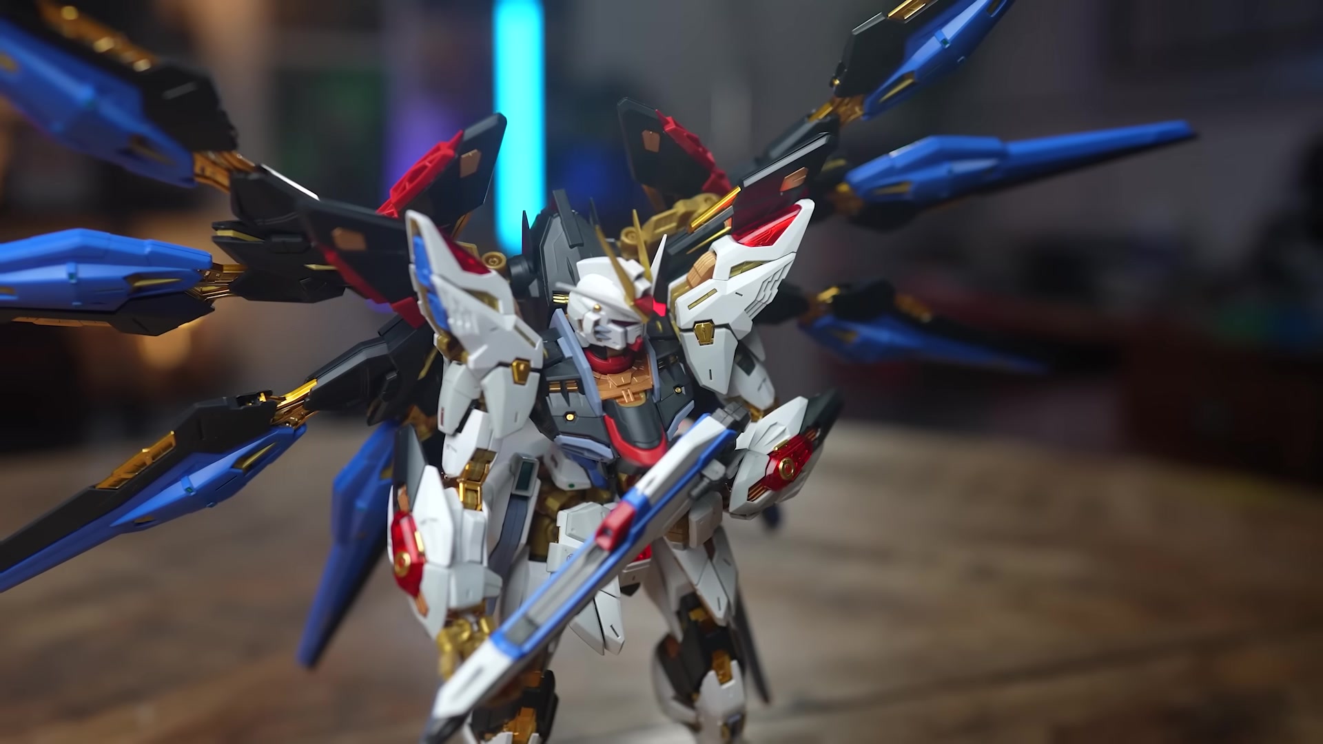 'Video thumbnail for Former Games Workshop Presenter Builds His First Gundam! - MG EX Strike Freedom'