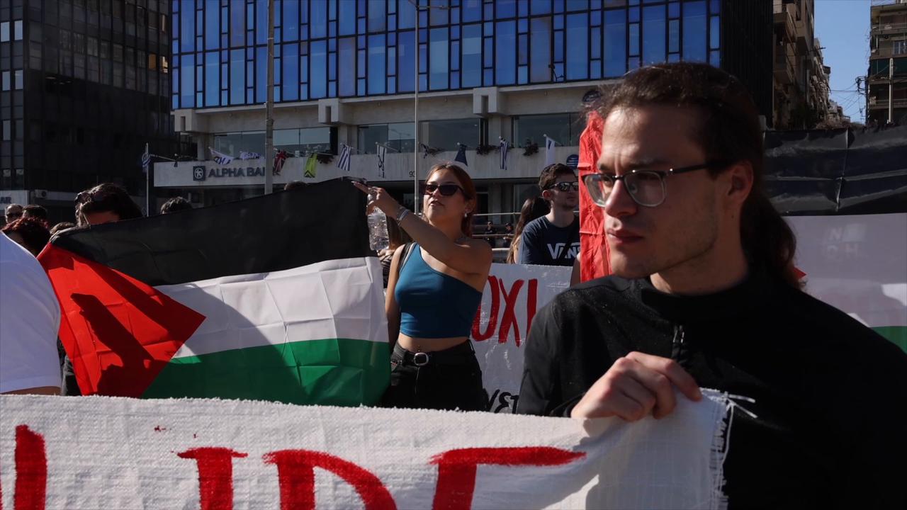 Video thumbnail for Greece: Hundreds of protesters gather at Greek port to demonstrate against Israeli cruise ship arrival.