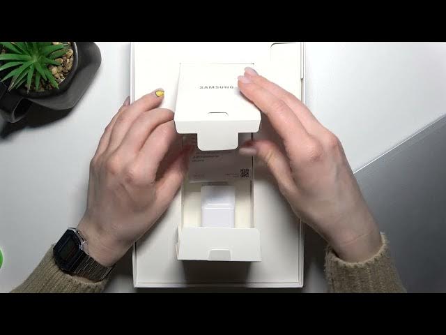 Video thumbnail for Does Samsung Galaxy Tab A8 2021 Comes With Case / What in the Galaxy Tab A8 case?