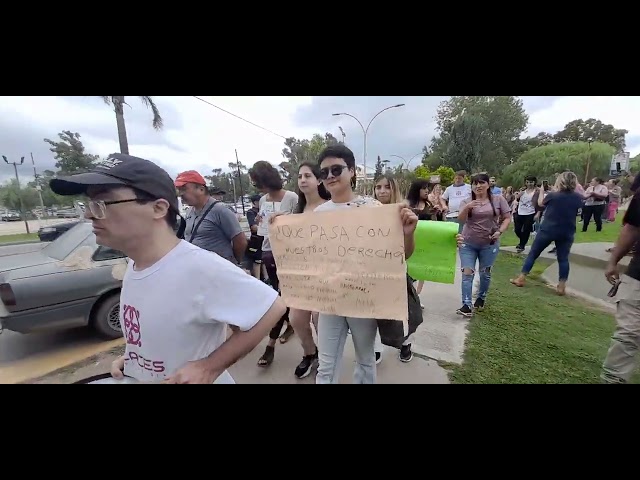 Video thumbnail for La marcha de los institutos de discapacidad que piden que no los ajusten.