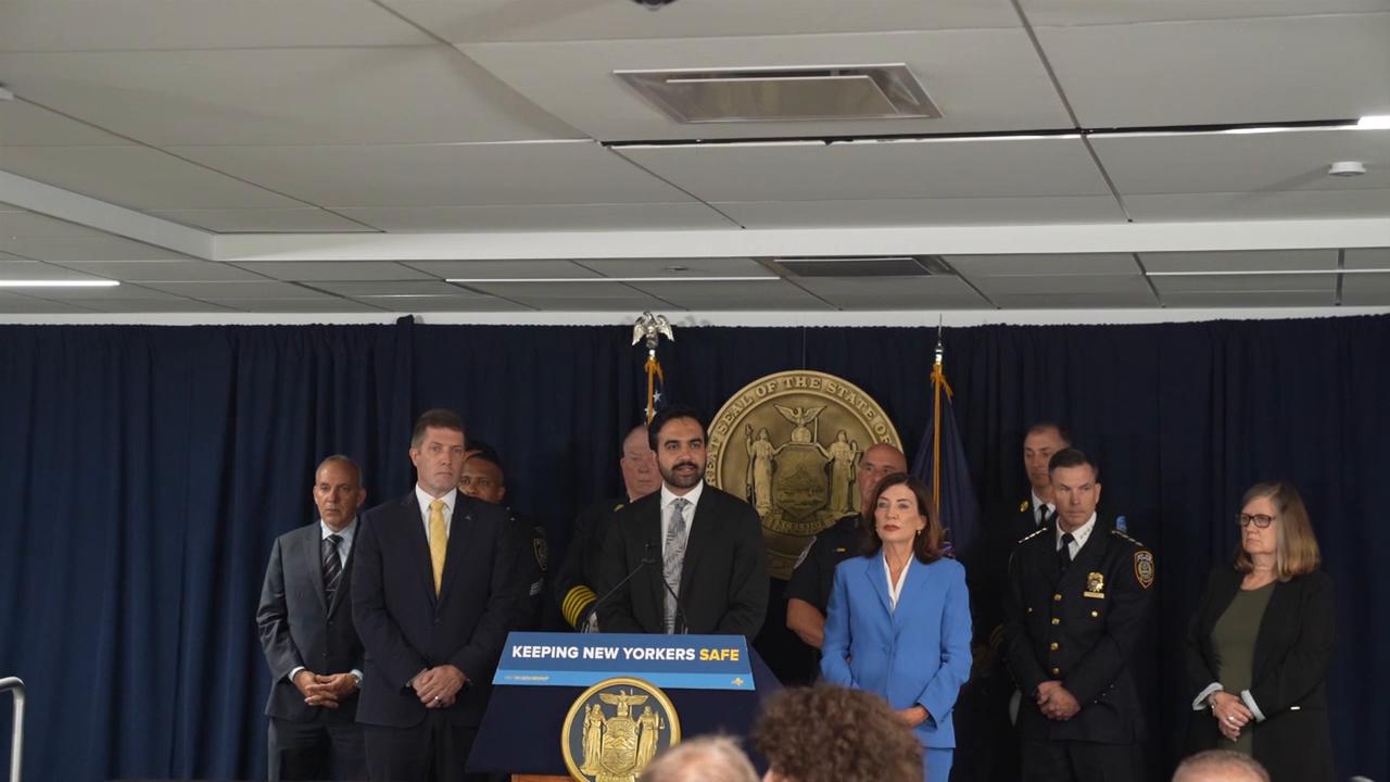 Video thumbnail for Governor Hochul and Mayor Mamdani Demand the Release of Federal Counterterrorism Funding 2.