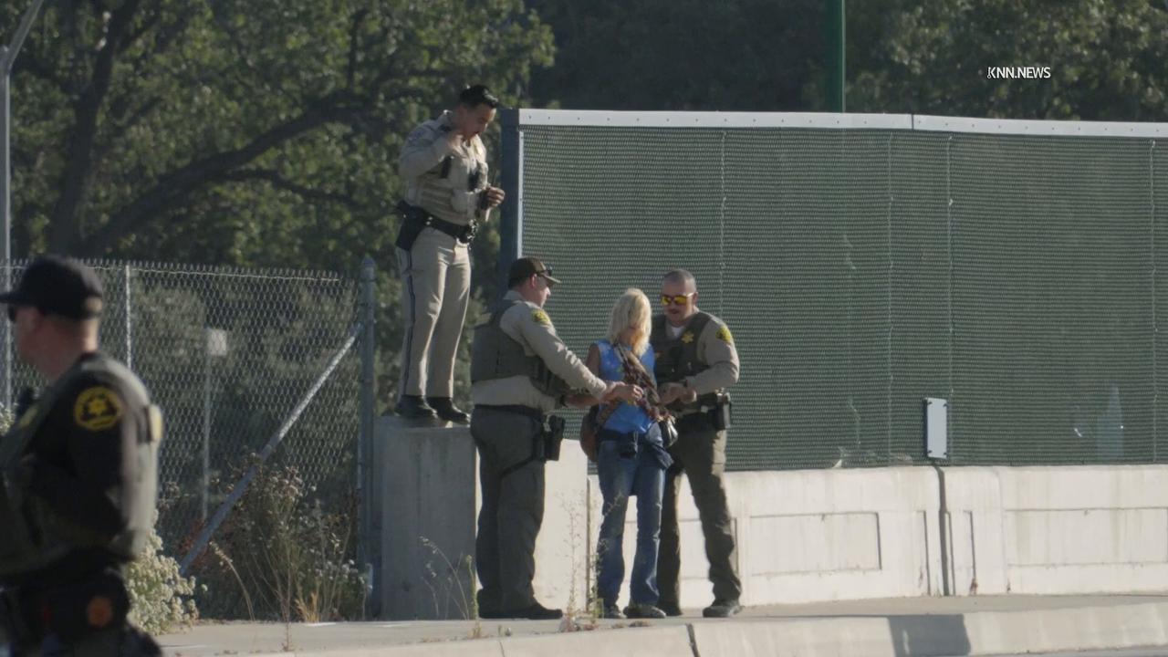 Video thumbnail for US, Los Angeles: Valencia Jumper Shuts Down Interstate 5 through Santa Clarita.