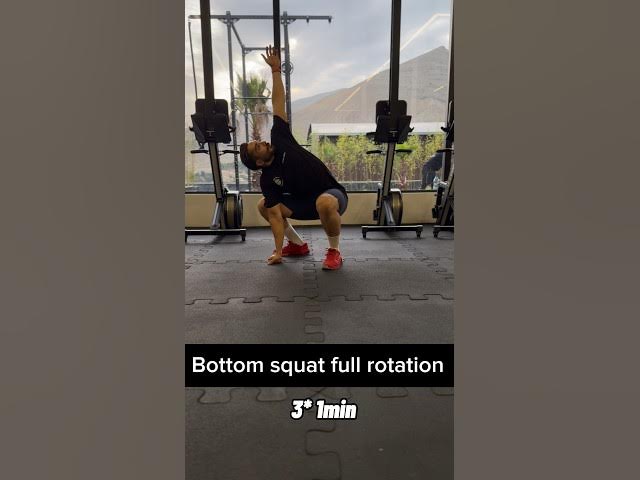 Video thumbnail for Bottom squat full rotation #functionalfitness #functionaltraining #انعطاف #کراسفیت #موبیلییتی