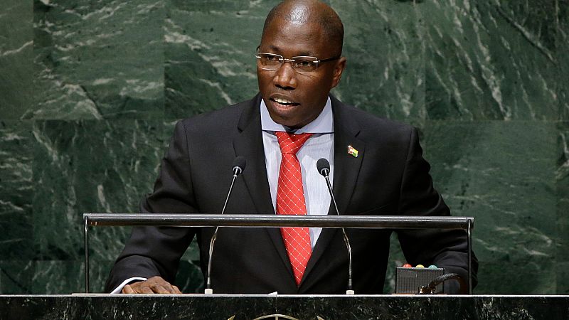 Video thumbnail for Tensions as Guinea-Bissau freezes ties with Cape Verde over claims of interference
