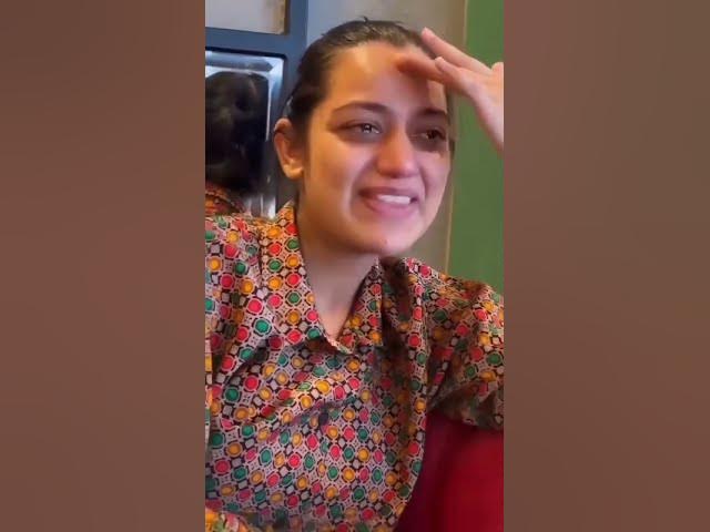 Video thumbnail for عورت رو سکتی ہے، دلیلیں پیش نہیں کرسکتی۔ اس کی سب سے بڑی دلیل اس کی آنکھ سے ڈھلکا ہوا آنسو ہے