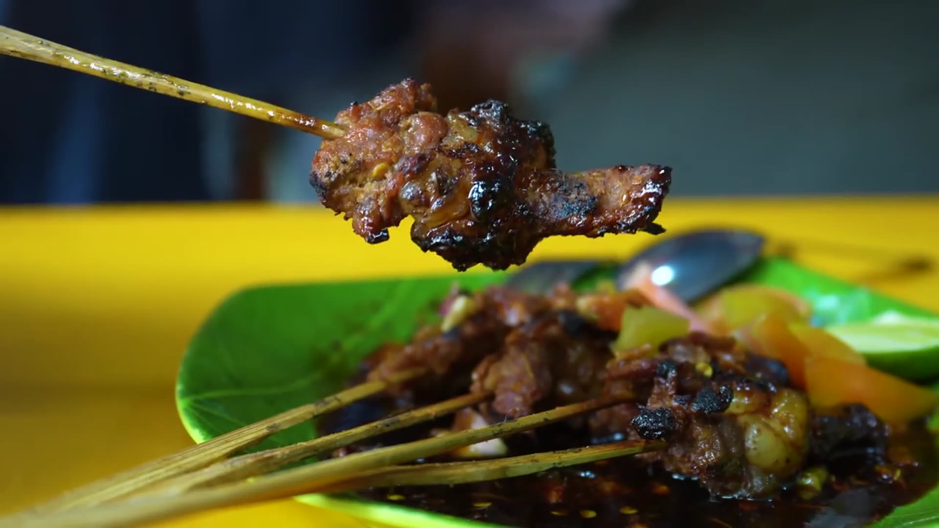 'Video thumbnail for Chinatown Jakarta FOOD HEAVEN!! 10 Indonesian STREET FOODS in Glodok, Indonesia!'