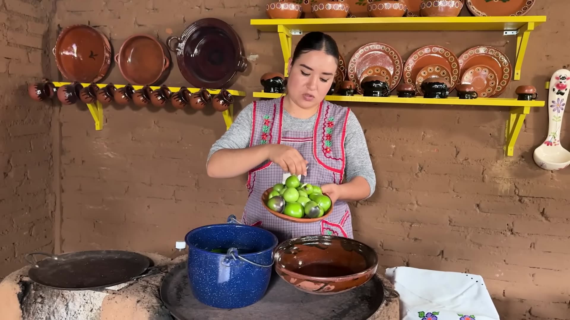 Video thumbnail for Tacos Verdes Ahogados_ Bien Sabrosos. Receta La Cocina En El Rancho(720P_HD)