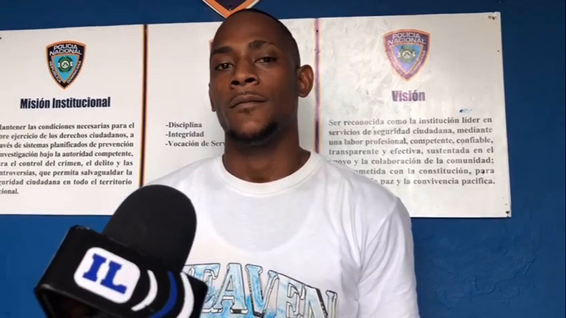 Video thumbnail for Joven se entrega a las autoridades tras emitir amenaza a abinader