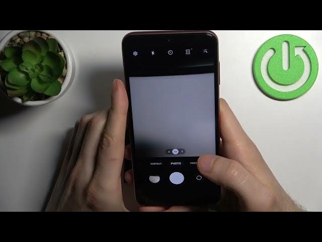 Video thumbnail for How to Take Burst Shot on SAMSUNG Galaxy M13?