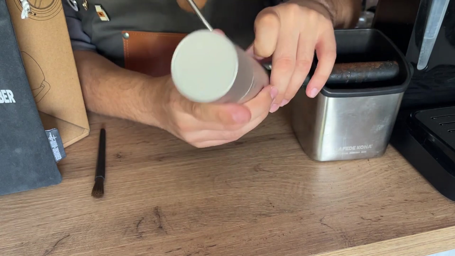 Video thumbnail for I found the BEST most affordable coffee grinder   MHW 3BOMBER M1(720P HD)