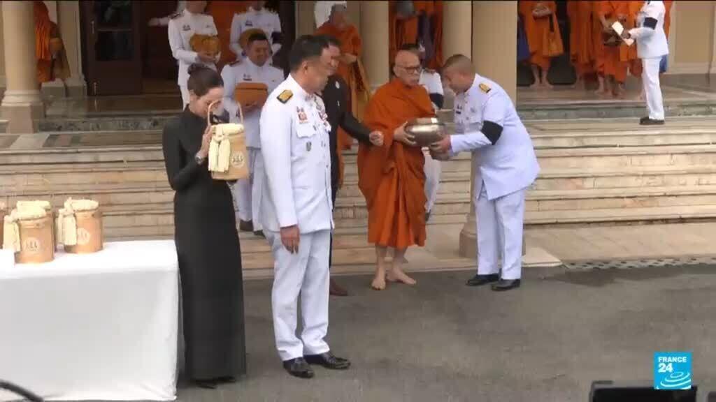 Video thumbnail for Thailand PM dissolves Parliament for new elections early next year