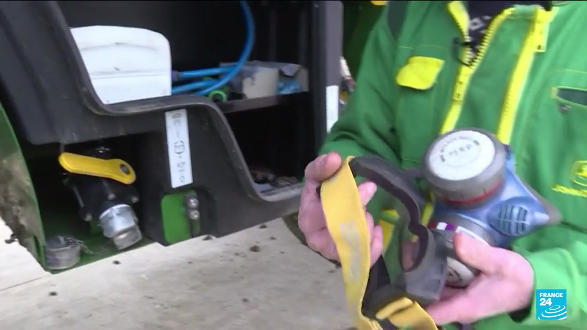 'Video thumbnail for Public outcry in France over return of banned insecticide'