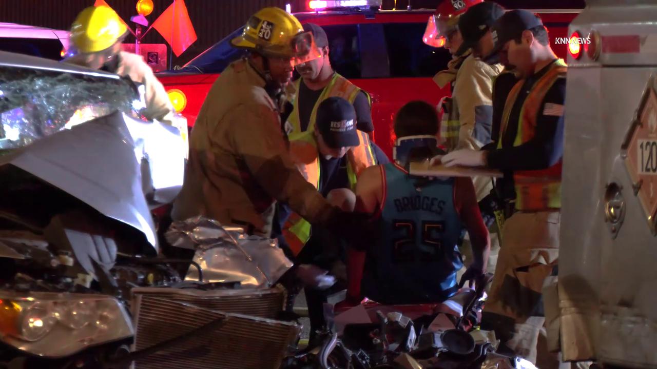 Video thumbnail for US, Phoenix: Phoenix Driver Extricated After Crashing Into Fuel Truck.