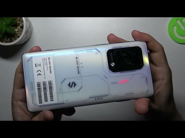 Video thumbnail for Back Color Presentation of XIAOMI Black Shark 5 Pro – Color Presentation