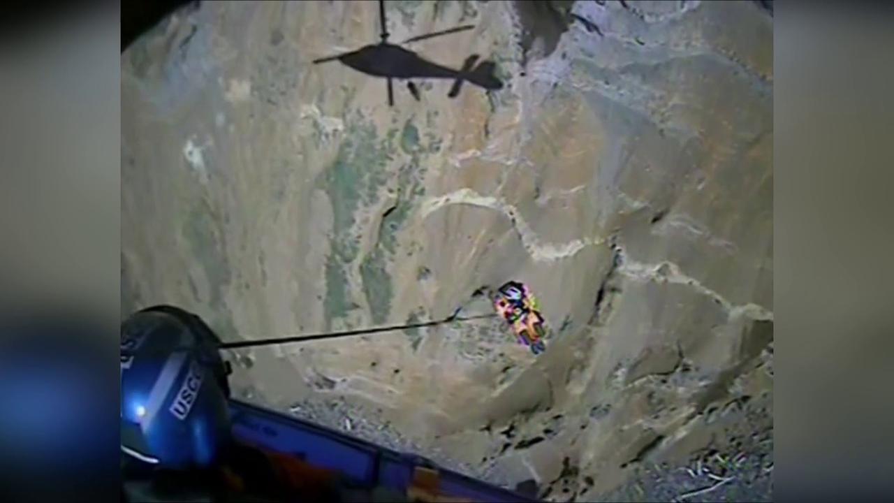 Video thumbnail for US: Coast Guard Helicopter Rescue Saves Injured Hiker From Oregon Cliff Edge.