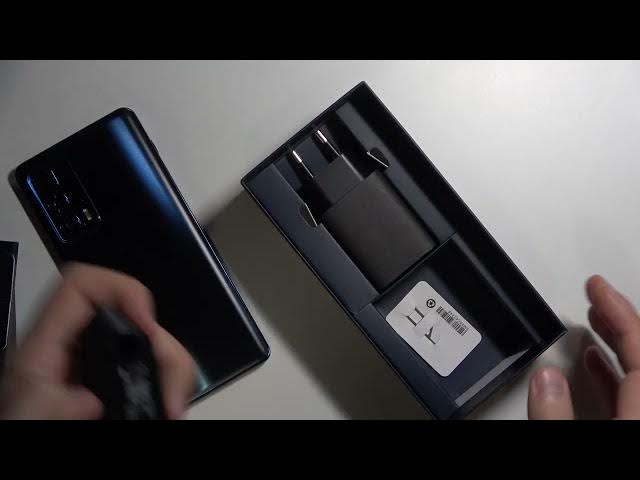 Video thumbnail for Does MOTOROLA Edge 20 Pro Have Headphones in Box Set? II Unboxing