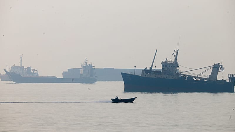 Video thumbnail for Two 'unauthorised' oil tankers struck in Strait of Hormuz, Iran says