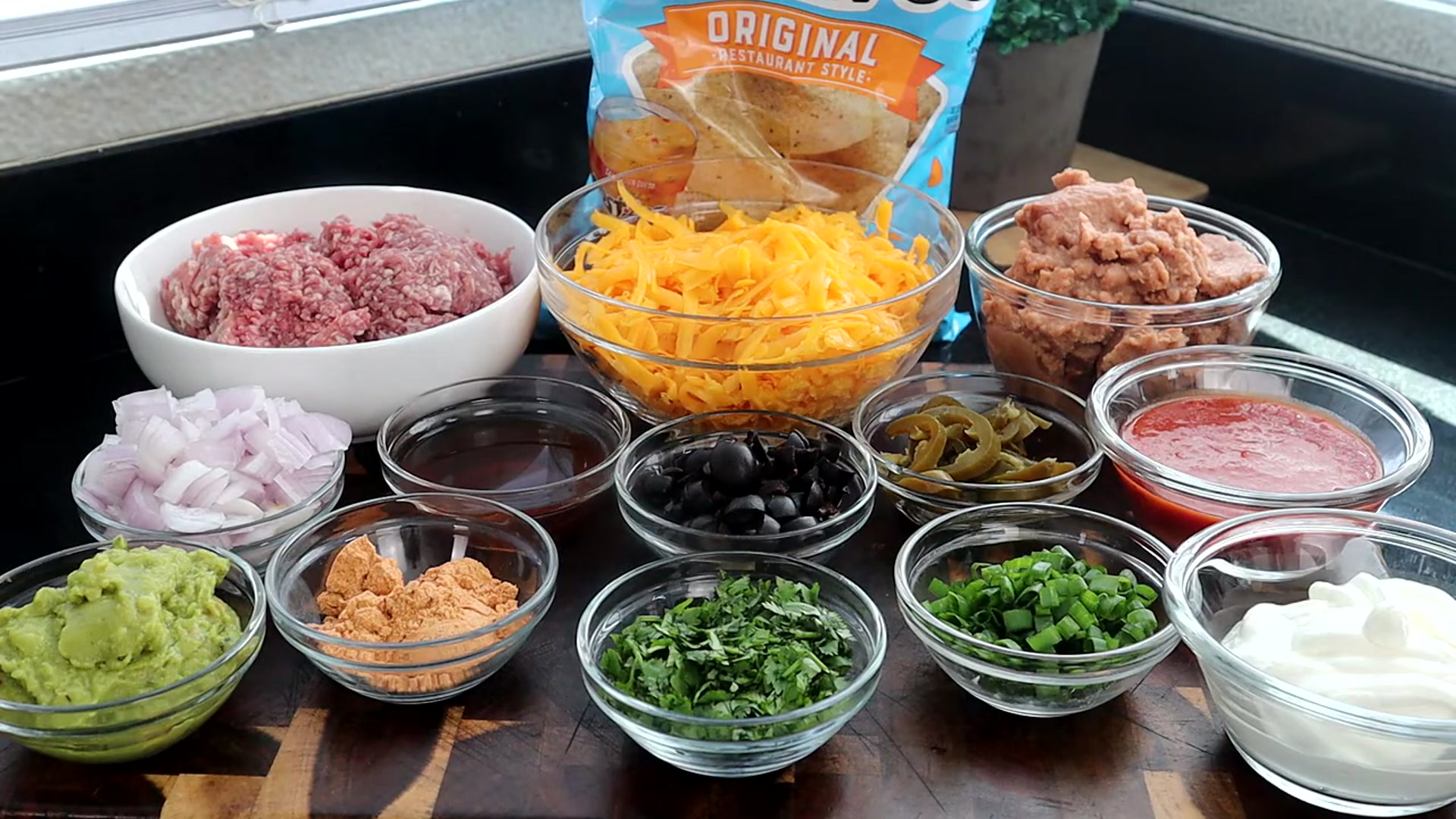 Video thumbnail for The Nachos Recipe Everyone is Talking About(720P HD)