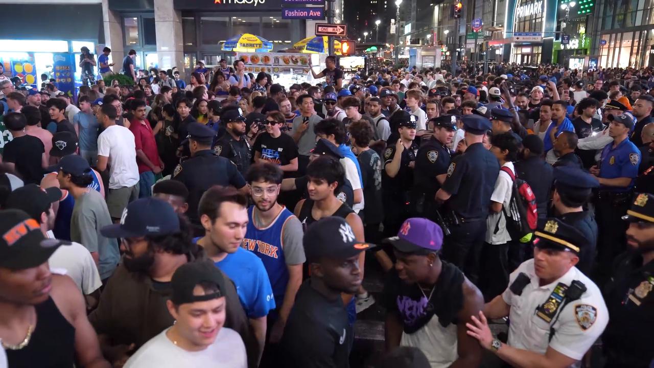 Video thumbnail for US: Thousands of Knicks fans celebrate NBA Finals Game 2 win in New York.