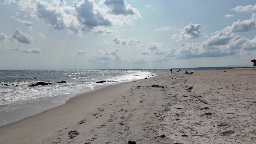 Video thumbnail for City warns swimmers about rip current risk