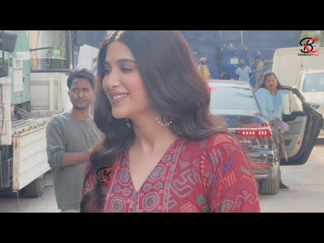 Video thumbnail for Nimrit Kaur Ahluwalia at Laughter Chef Set for Shoot