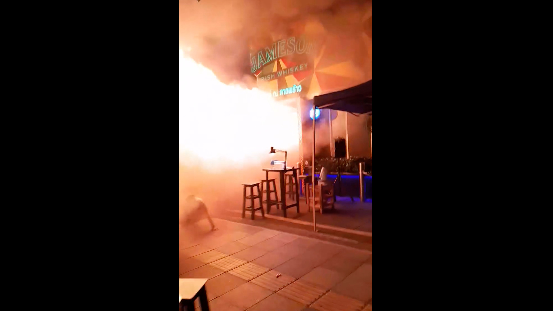 Video thumbnail for At least 27 dead as fire engulfs popular Bangkok pub near Chatuchak market