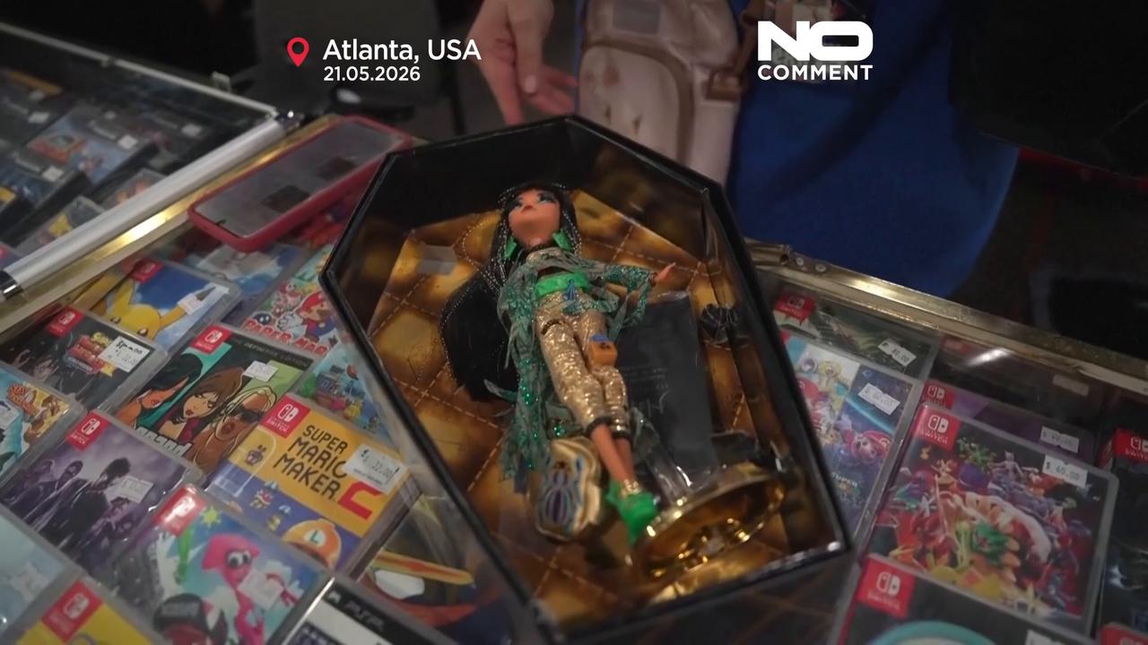 Video thumbnail for USA: MomoCon in Atlanta unites 65,000 fans for a huge geek culture fest
