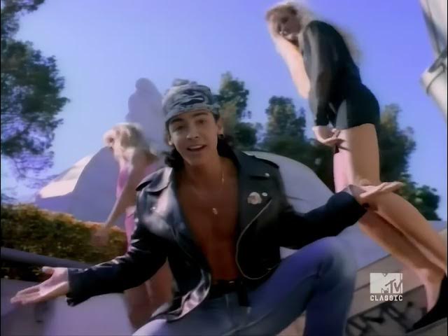 Video thumbnail for Gerardo Mejía   Rico Suave 1990 Official Video 🎞️4K🎶