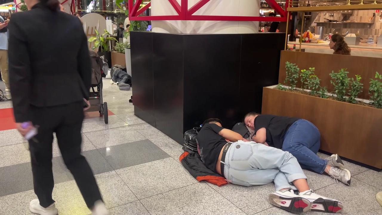 Video thumbnail for Russia: Sheremetyevo Airport.