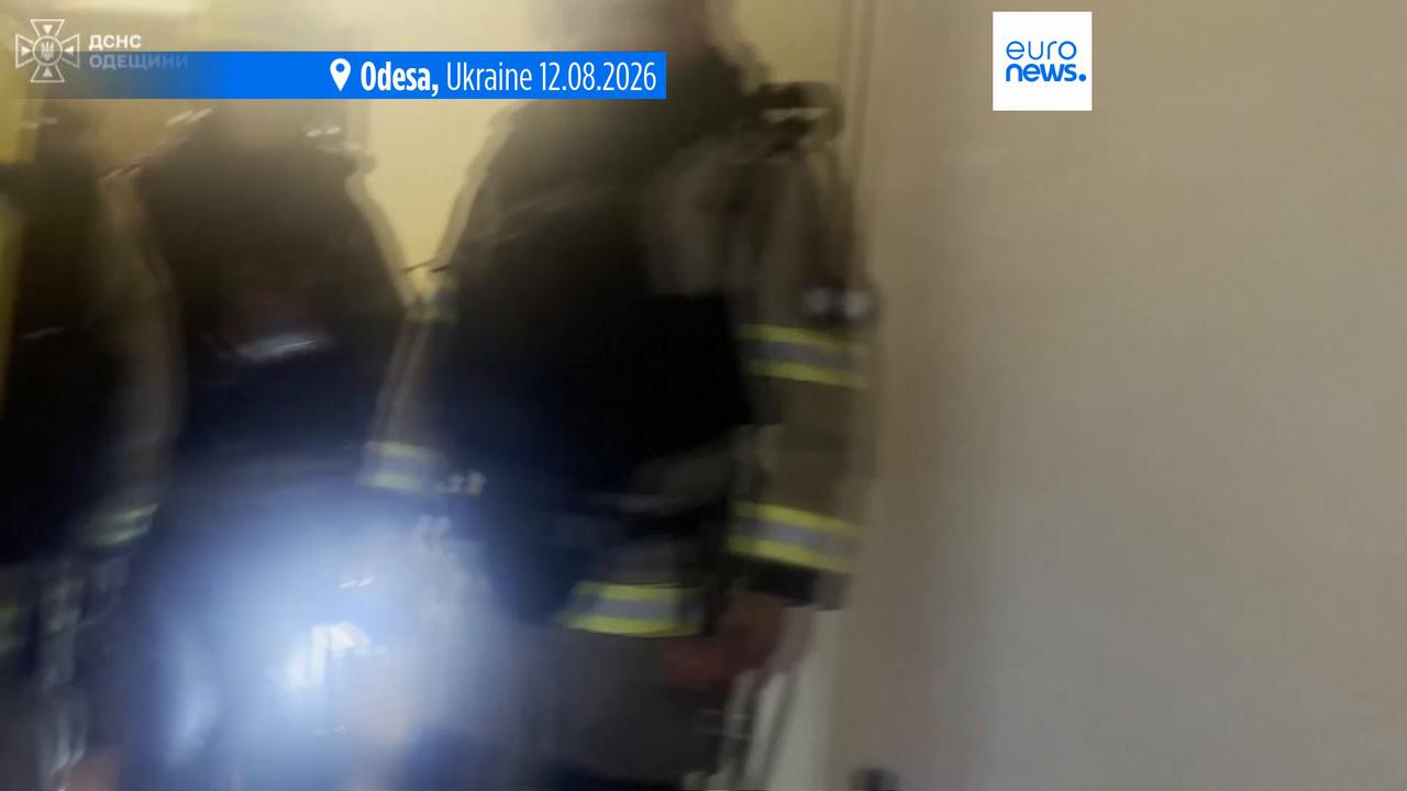 Video thumbnail for Russian strikes kill two in Kherson overnight, Ukraine retaliates