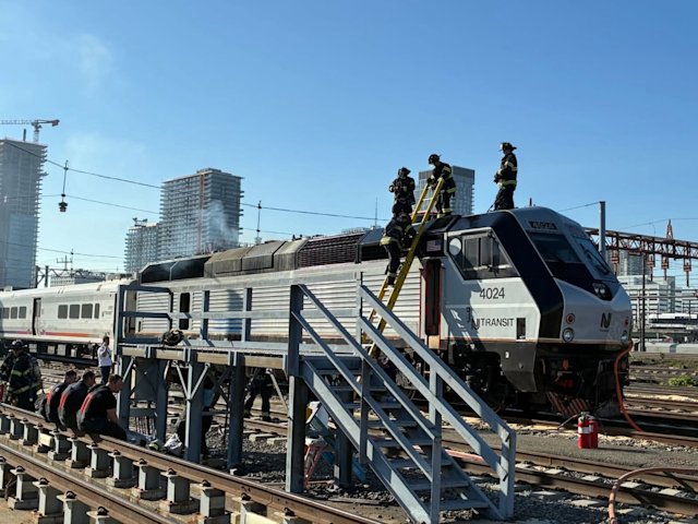Video thumbnail for Train engine fire at NJ Transit yard in Hoboken extinguished without injuries