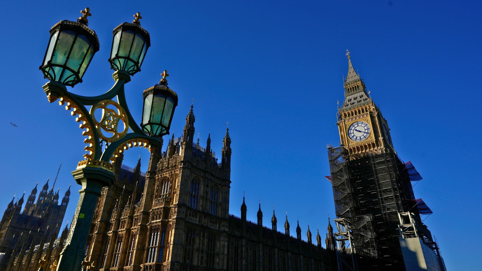 Video thumbnail for MI5 warns UK MPs of alleged Chinese espionage activity