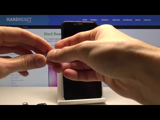 Video thumbnail for How to Insert Nano SIM and Micro SD Card into UMIDIGI One Pro - Set Up SIM and SD Card