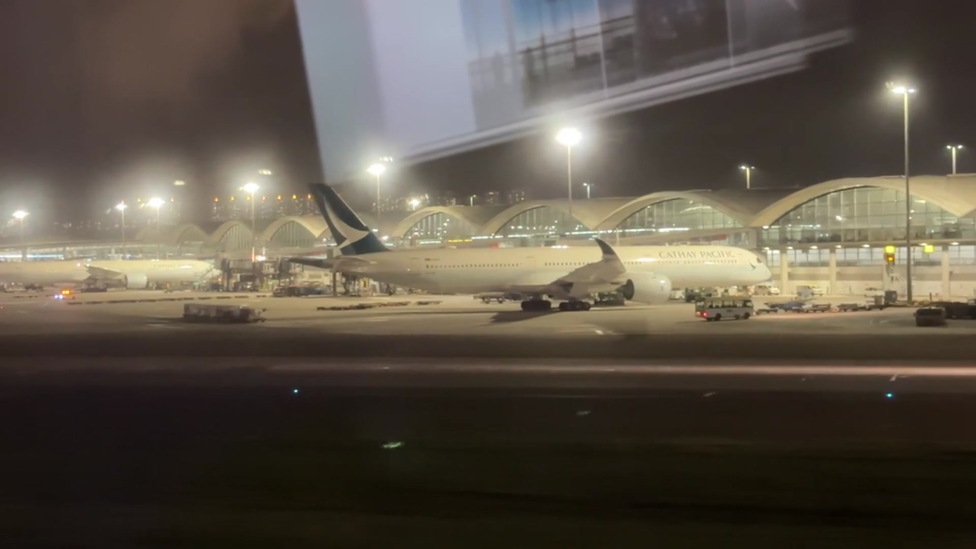 Video thumbnail for Hong Kong Airport Arrival HKG Terminal 1