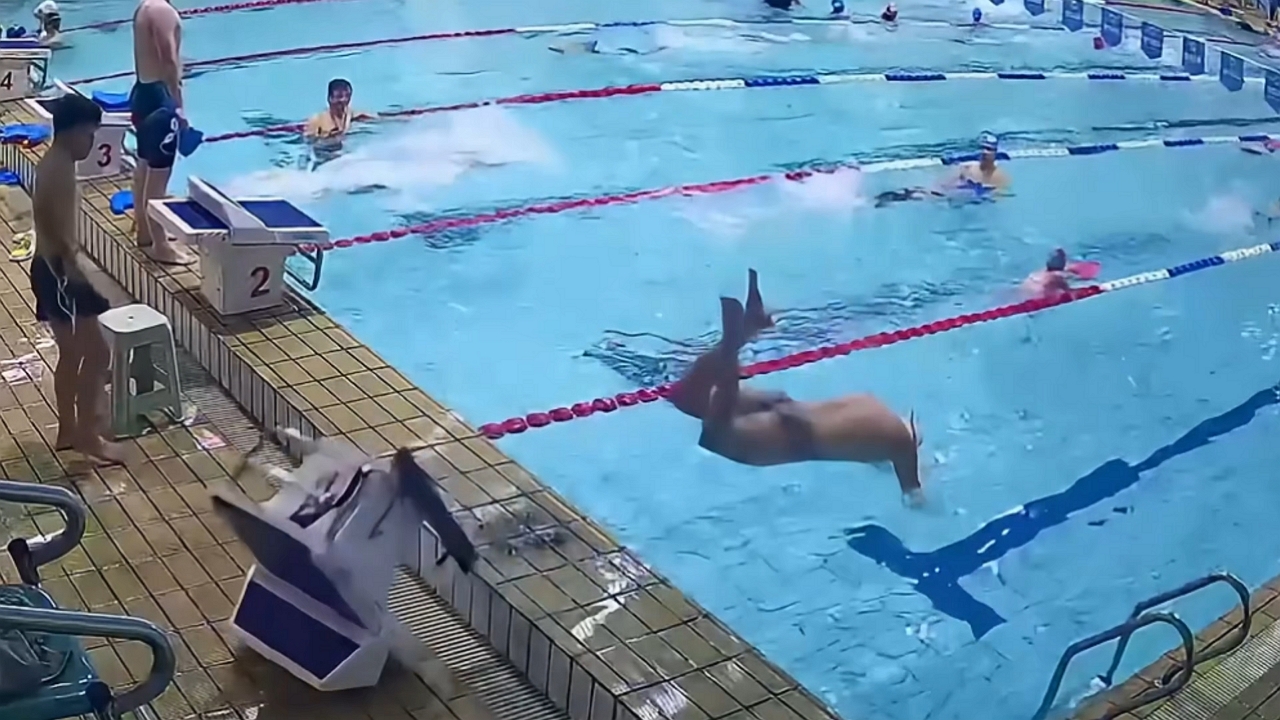 Video thumbnail for Hilarious Pool Jump Fail in Zhejiang
