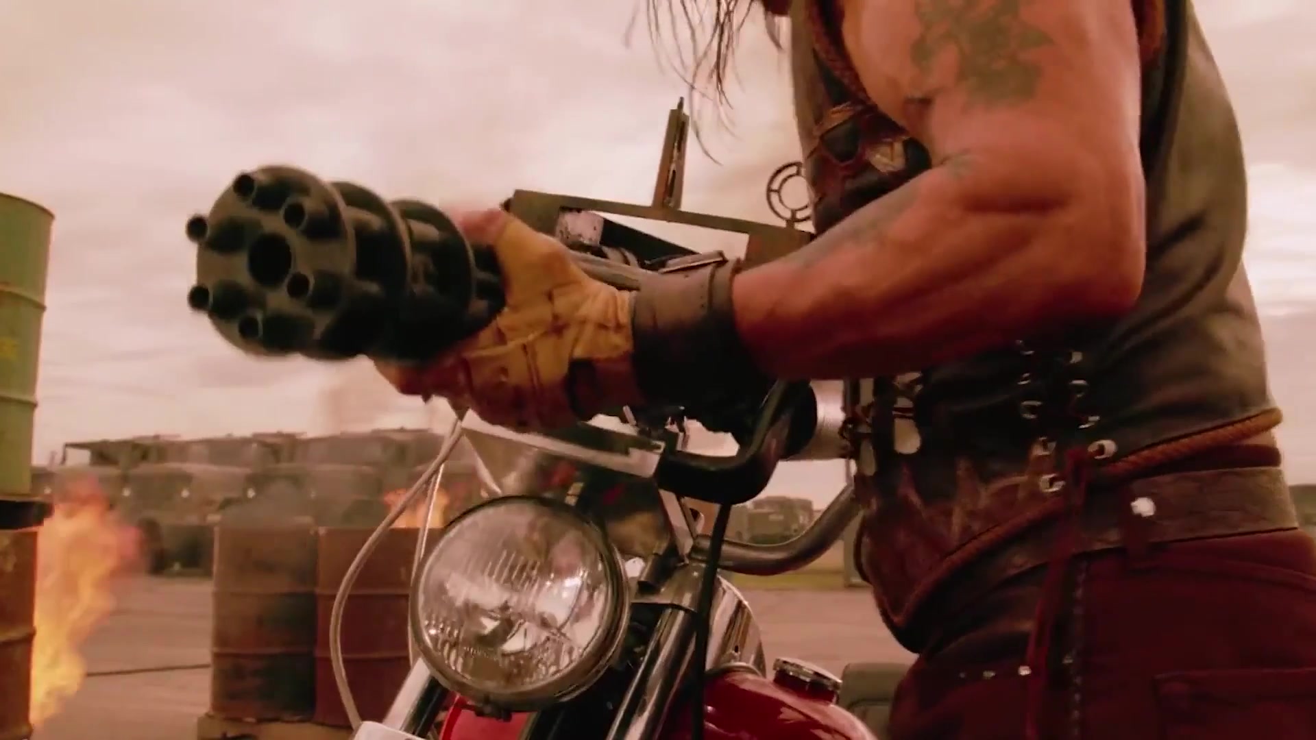 Video thumbnail for Clever Movie Crossovers You Totally Missed