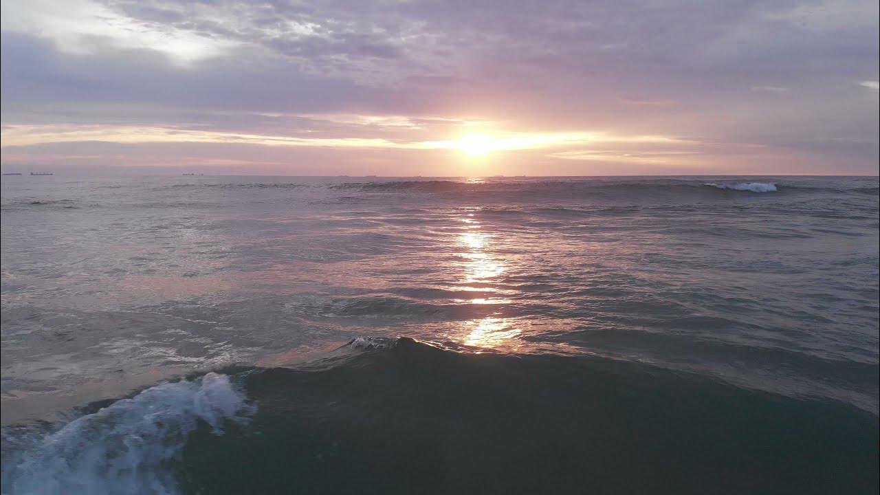 Video thumbnail for Beach Sunrise - 2 minutes of relaxation