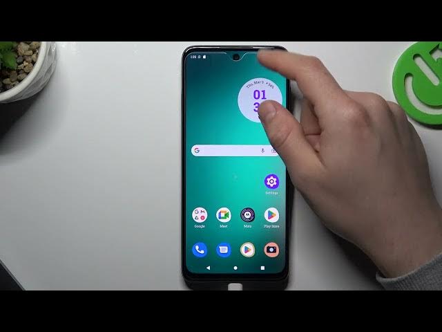 Video thumbnail for Check How to Use Flashlight in Motorola Device? Turn Off Flashlight in One Second!