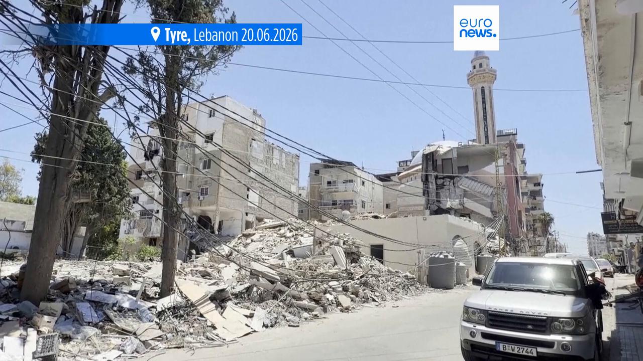 Video thumbnail for 16 dead and 12 injured following Israeli strikes, Lebanon's civil defence agency says