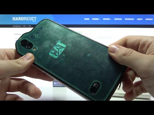 Video thumbnail for Colour Presentation of CAT S61 – Green Colour