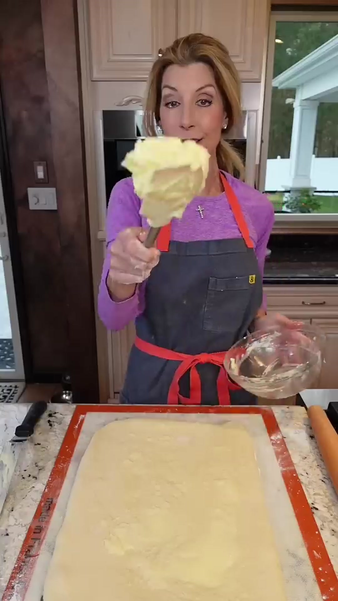 Video thumbnail for THE BEST Cinnamon Rolls(720P_HD)