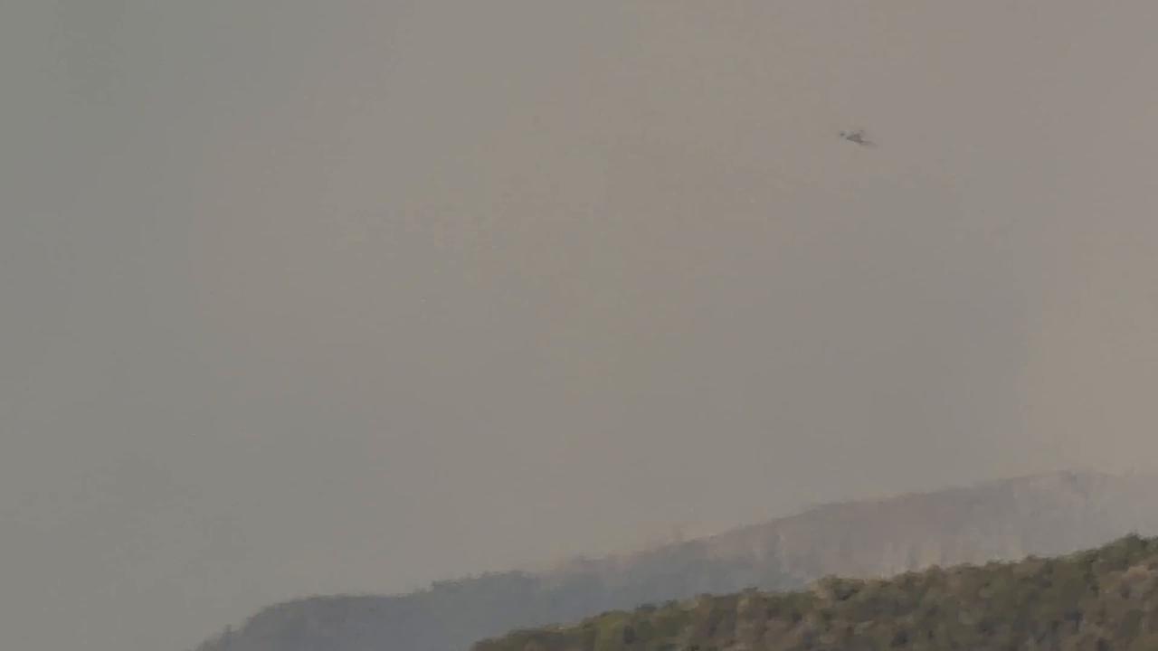 Video thumbnail for US: Cottonwood Fire Burns in Beaver County, Utah, Prompting Evacuations 4.