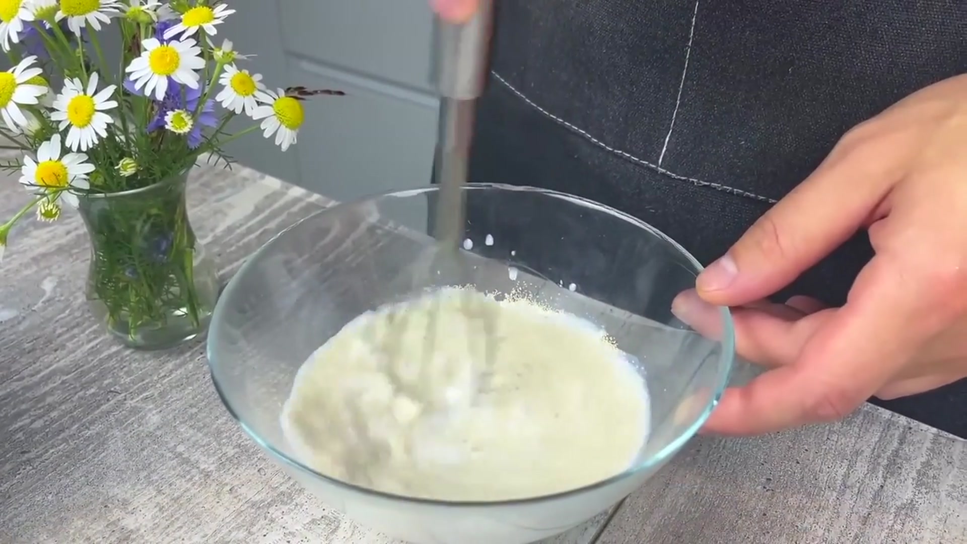 'Video thumbnail for Every Swiss grandmother bakes these buns in the summer. Layered, airy and very tasty.'