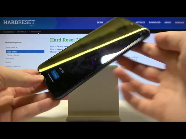 Video thumbnail for How to Install Neoline Wallpaper on Motorola Moto E7 Plus – Set Up Super Awesome Wallpaper