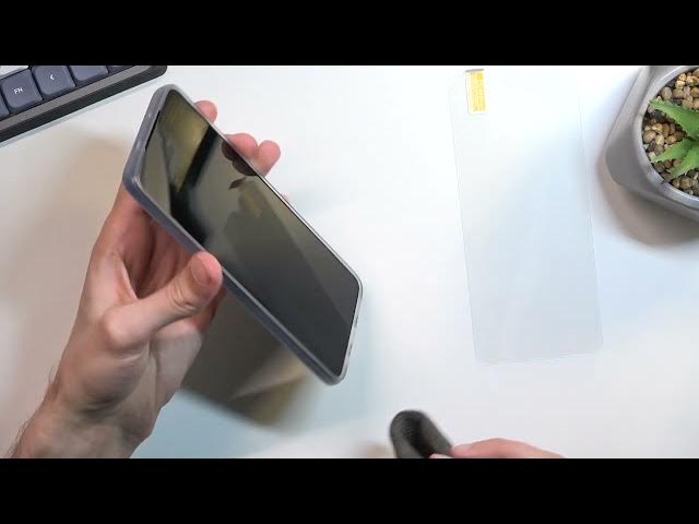 Video thumbnail for How to Apply Tempered Glass on Motorola G52 | How to Apply Screen Protector?